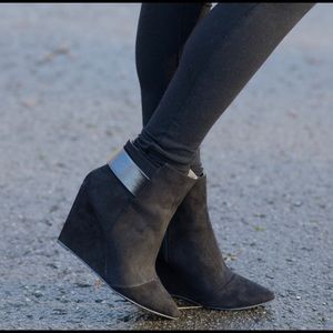 Zara wedge black booties